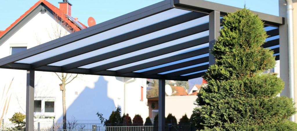 Carport sur mesure en aluminium réalisé par Vérandahlia